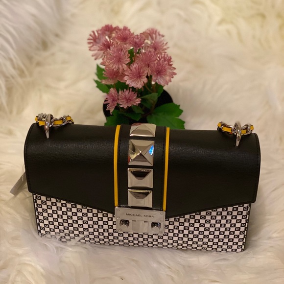 Michael Kors Rose MD Flap - Picture 2 of 14